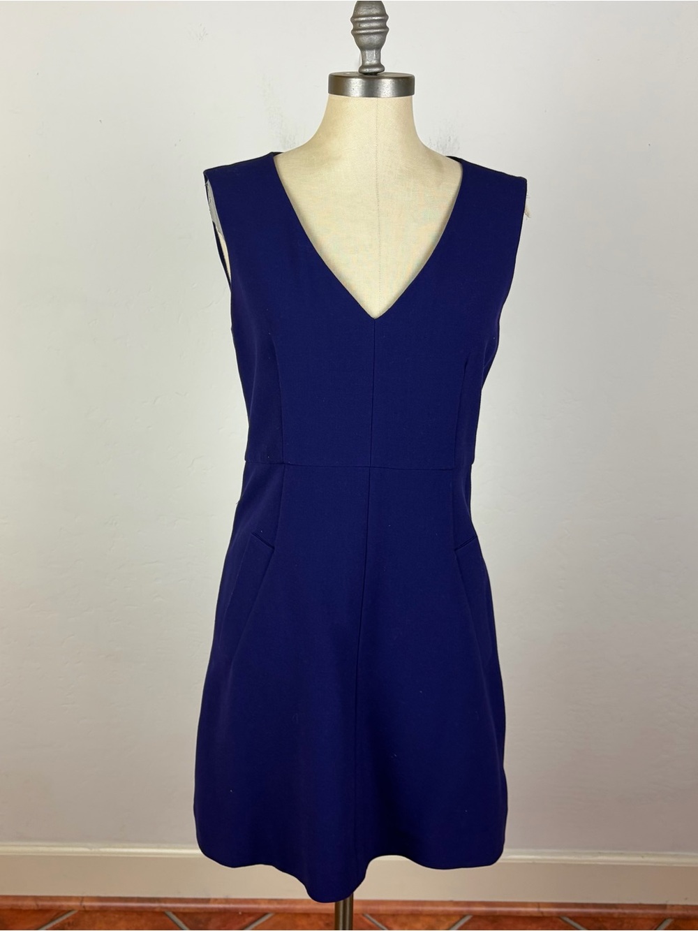 Diane Von Furstenberg Halle V Neck Dress